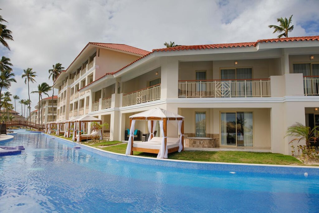 Majestic Mirage Resort, outside a Swim-up Suite